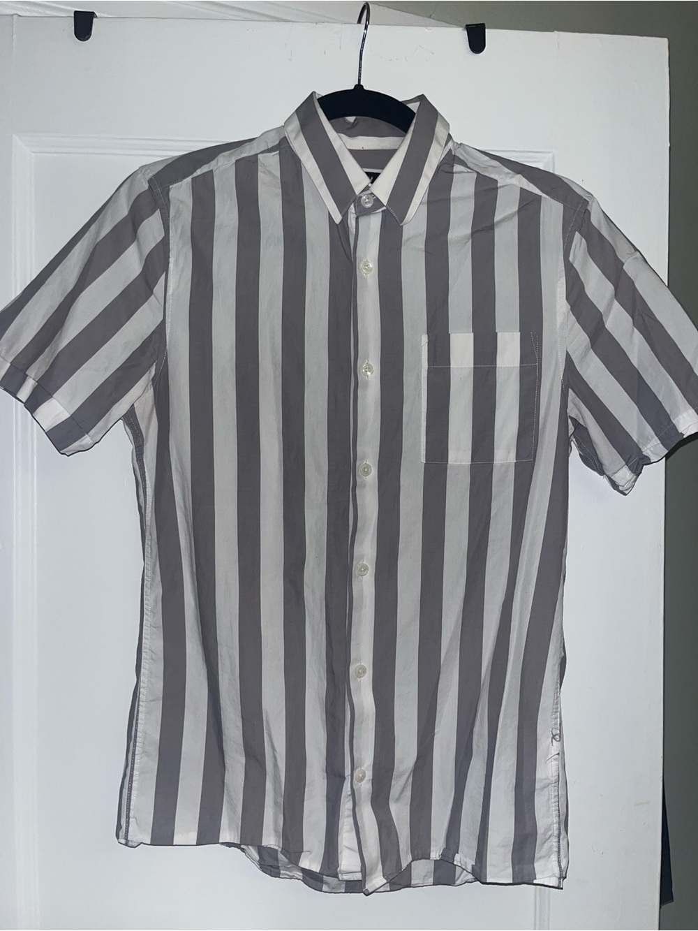 H&M Short-Sleeve Vertical Stripe Button-Down Shirt - White & Gray